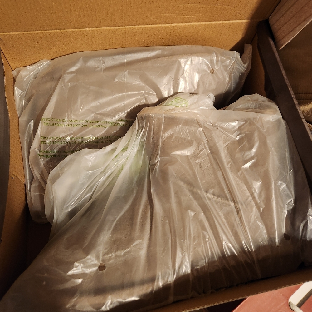 Bearpaw Women's Tan Suede Boots NIB - Picture 2 of 3